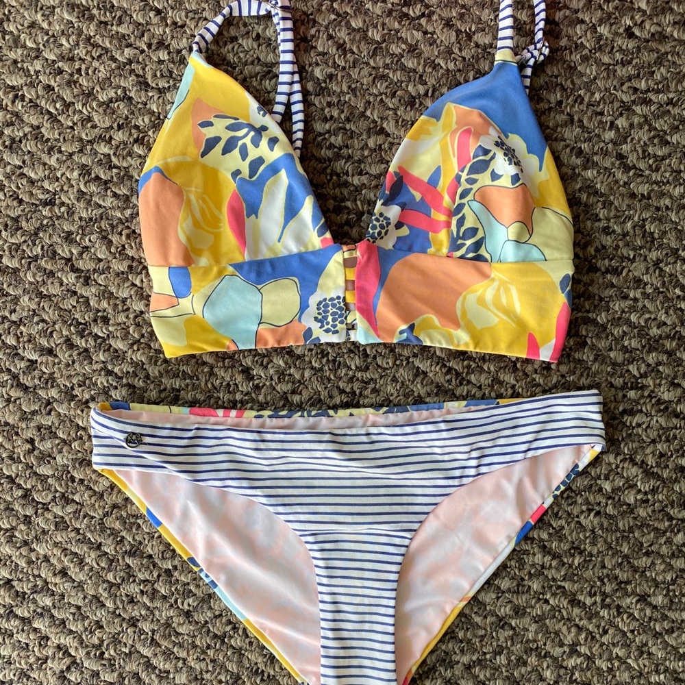 Maaji Bahama Mama Triangle Bikini Swim Size M